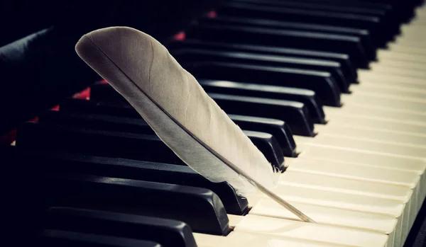 Crafting a Strong Pitch to Attract Piano Students post thumbnail image