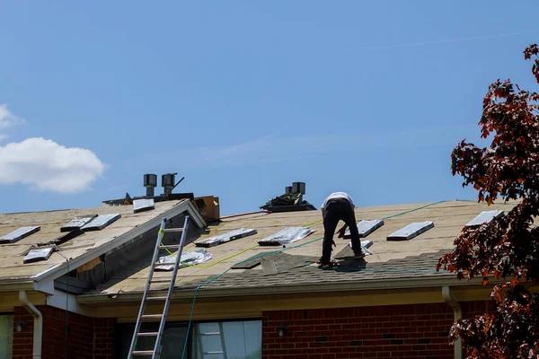 What to Look for in a Roscoe Roof Replacement Contractor